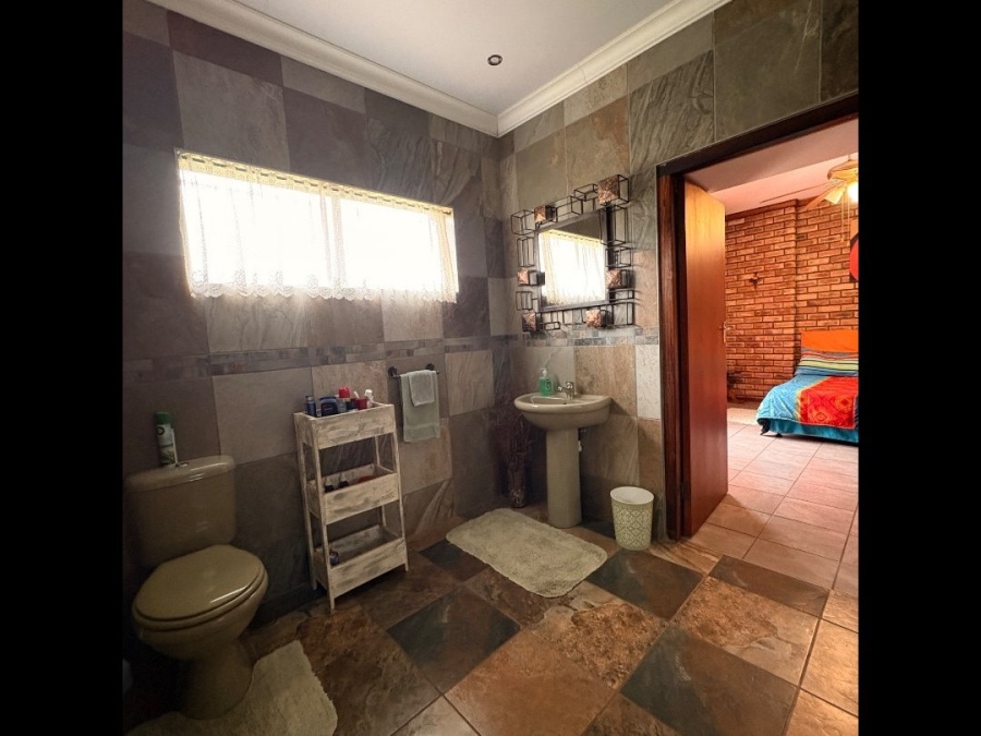 6 Bedroom Property for Sale in Doringkruin North West